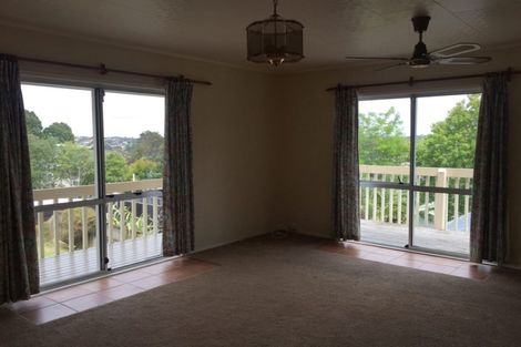 Photo of property in 126 Sunset Road, Unsworth Heights, Auckland, 0632
