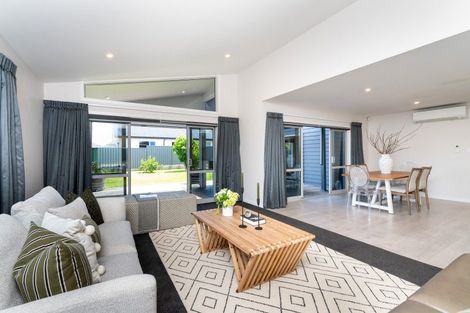 Photo of property in 8 Mckay Close, Frimley, Hastings, 4120