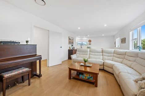 Photo of property in 31 Karaka Street, Helensville, 0800