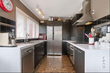 Photo of property in 94 Colwill Road, Massey, Auckland, 0614