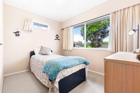 Photo of property in 28 Faith Bullock Place, New Lynn, Auckland, 0600