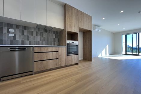 Photo of property in 30 Puihi Crescent, Massey, Auckland, 0614