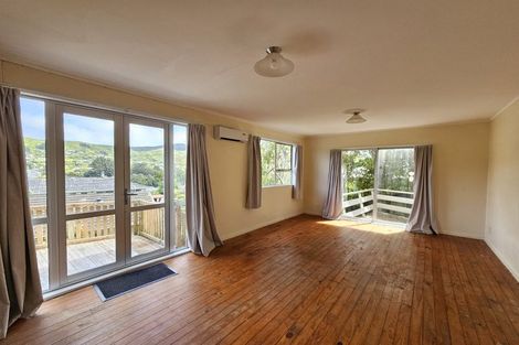 Photo of property in 84 Taylor Terrace, Tawa, Wellington, 5028