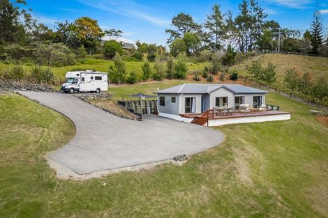 Photo of property in 183 Spur Road, Stillwater, Silverdale, 0993
