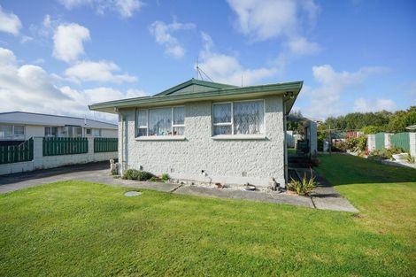 Photo of property in 72 Paisley Street, Kew, Invercargill, 9812