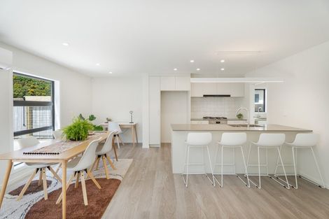 Photo of property in 41 Farnworth Terrace, Glenside, Wellington, 6037