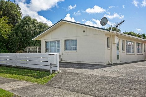 Photo of property in 1/2 Herekawe Drive, Spotswood, New Plymouth, 4310