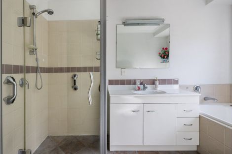 Photo of property in 1 Merlin Close, Huntington, Hamilton, 3210