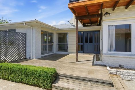 Photo of property in 15 Wychwood Crescent, Bishopdale, Christchurch, 8053