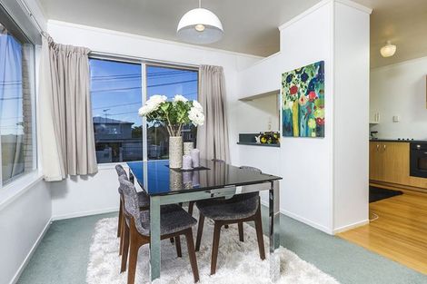 Photo of property in 2/47 Braemar Road, Rothesay Bay, Auckland, 0630