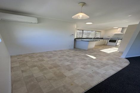 Photo of property in 50a Edmonton Road, Henderson, Auckland, 0612