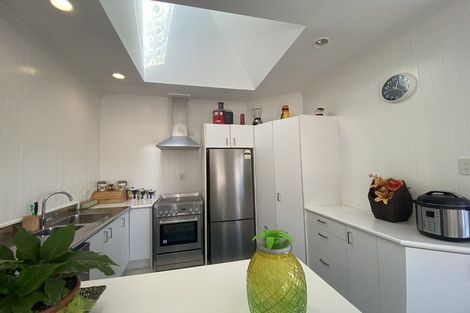 Photo of property in 25a Tukapa Street, Westown, New Plymouth, 4310