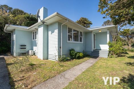 Photo of property in 58 Kenmore Street, Newlands, Wellington, 6037