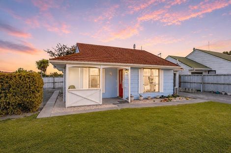 Photo of property in 4 Amberley Beach Road, Amberley, 7410