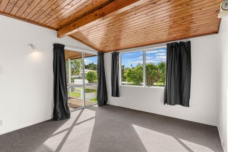 Photo of property in 12 Cove Road, Waipu, 0510