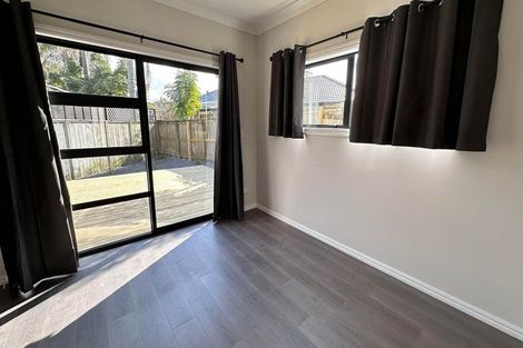 Photo of property in 19 Artesia Close, Shamrock Park, Auckland, 2016