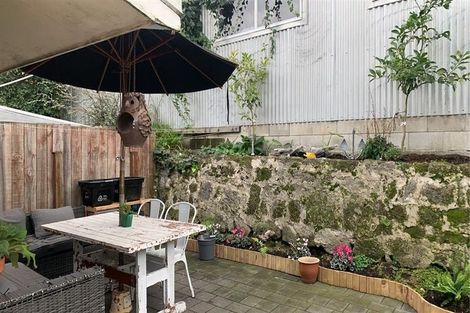 Photo of property in 32 Faraday Street, Hospital Hill, Napier, 4110