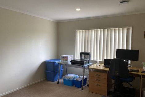 Photo of property in 22 Maypark Crescent, Flat Bush, Auckland, 2016