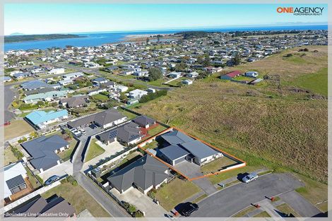 Photo of property in 25 Story Street, Foxton Beach, Foxton, 4815
