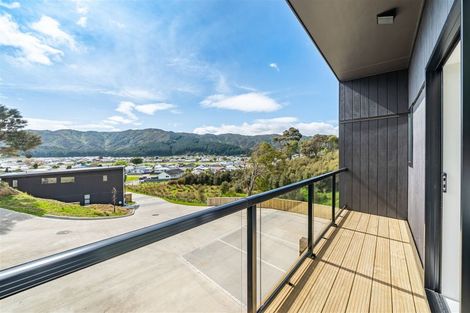Photo of property in 11 Hastings Grove, Wainuiomata, Lower Hutt, 5014