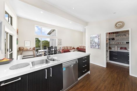 Photo of property in 174 Forest Hill Road, Henderson, Auckland, 0612