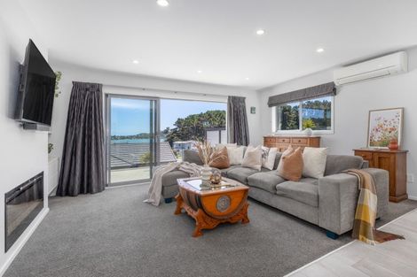 Photo of property in 2 Ihakara Arthur Lane, Aotea, Porirua, 5024