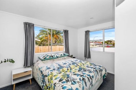 Photo of property in 21 Seaspray Drive, Mount Maunganui, 3116