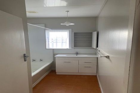 Photo of property in 24 Airdrie Road, Ranui, Auckland, 0612