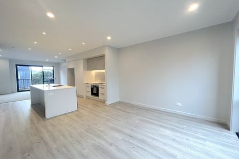 Photo of property in 5/35 Marine Parade, Hobsonville, Auckland, 0616
