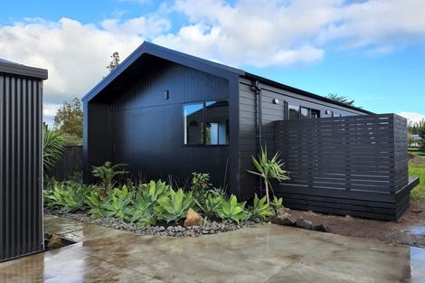Photo of property in 52 Shoemaker Road, Waipu, 0510