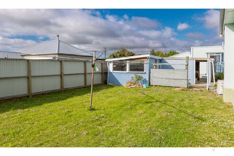 Photo of property in 53 Rhodes Street, Waimate, 7924