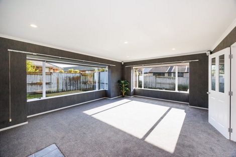 Photo of property in 20 Johnstone Drive, Fitzherbert, Palmerston North, 4410