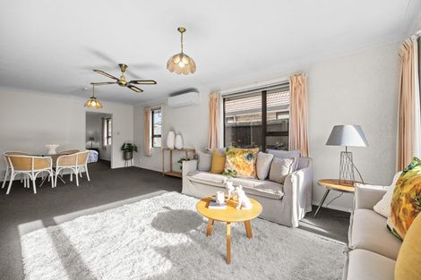Photo of property in 2/1 Alvarez Place, Somerfield, Christchurch, 8024