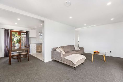 Photo of property in 80 Sunvue Road, Glen Eden, Auckland, 0602