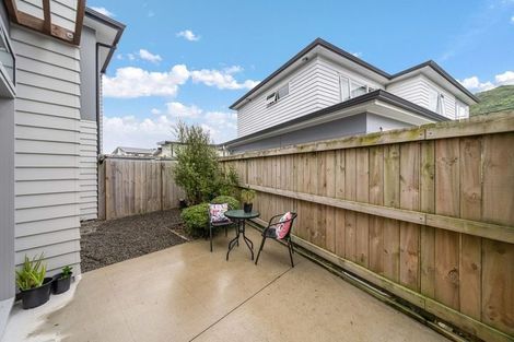 Photo of property in 2 Ronalds Way, Taita, Lower Hutt, 5011