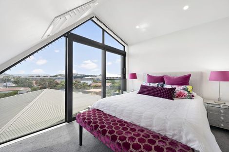 Photo of property in 6c Lyall Parade, Lyall Bay, Wellington, 6022