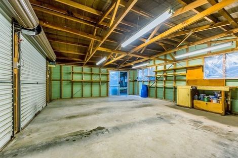 Photo of property in 27 Hassan Drive, Massey, Auckland, 0614