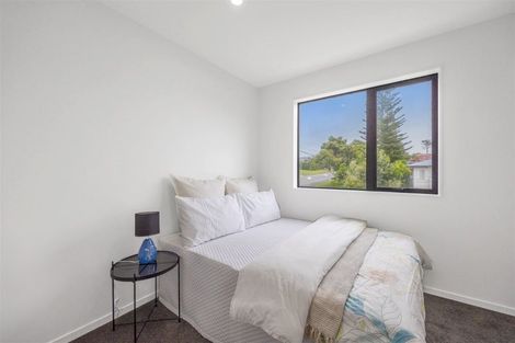 Photo of property in 49b Golf Road, New Lynn, Auckland, 0600