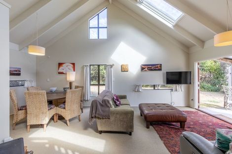 Photo of property in 5 Kahotea Drive, Motuoapa, 3382