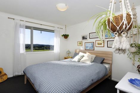 Photo of property in 18 Katania Heights, Brightwater, 7022
