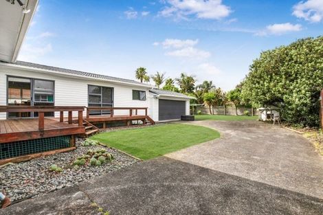 Photo of property in 16 Montmere Avenue, Te Atatu Peninsula, Auckland, 0610