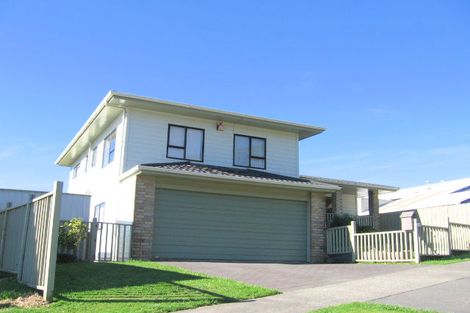 Photo of property in 52 Nalanda Crescent, Broadmeadows, Wellington, 6035