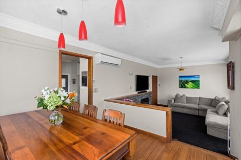 Photo of property in 32 Lucknow Road, Havelock North, 4130
