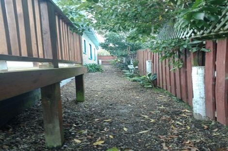 Photo of property in 18 Selwyn Road, Hospital Hill, Napier, 4110