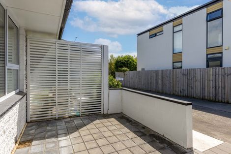 Photo of property in 2/990 Colombo Street, St Albans, Christchurch, 8014