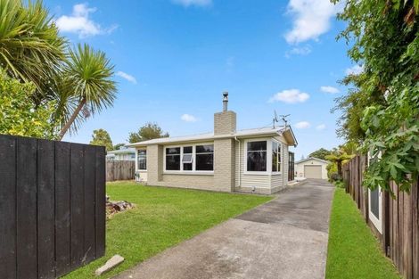 Photo of property in 28 Mazengarb Road, Paraparaumu Beach, Paraparaumu, 5032