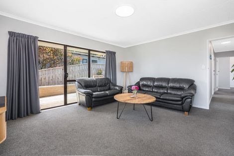 Photo of property in 15 Staysail Place, Whitby, Porirua, 5024