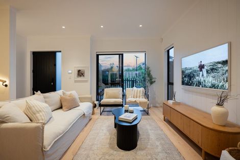 Photo of property in 12 Papai Lane, Massey, Auckland, 0614