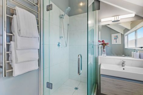 Photo of property in 5a Bruce Street, Northcote Point, Auckland, 0627