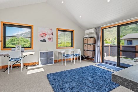 Photo of property in 32 Quill Street, Lake Hayes, Queenstown, 9304